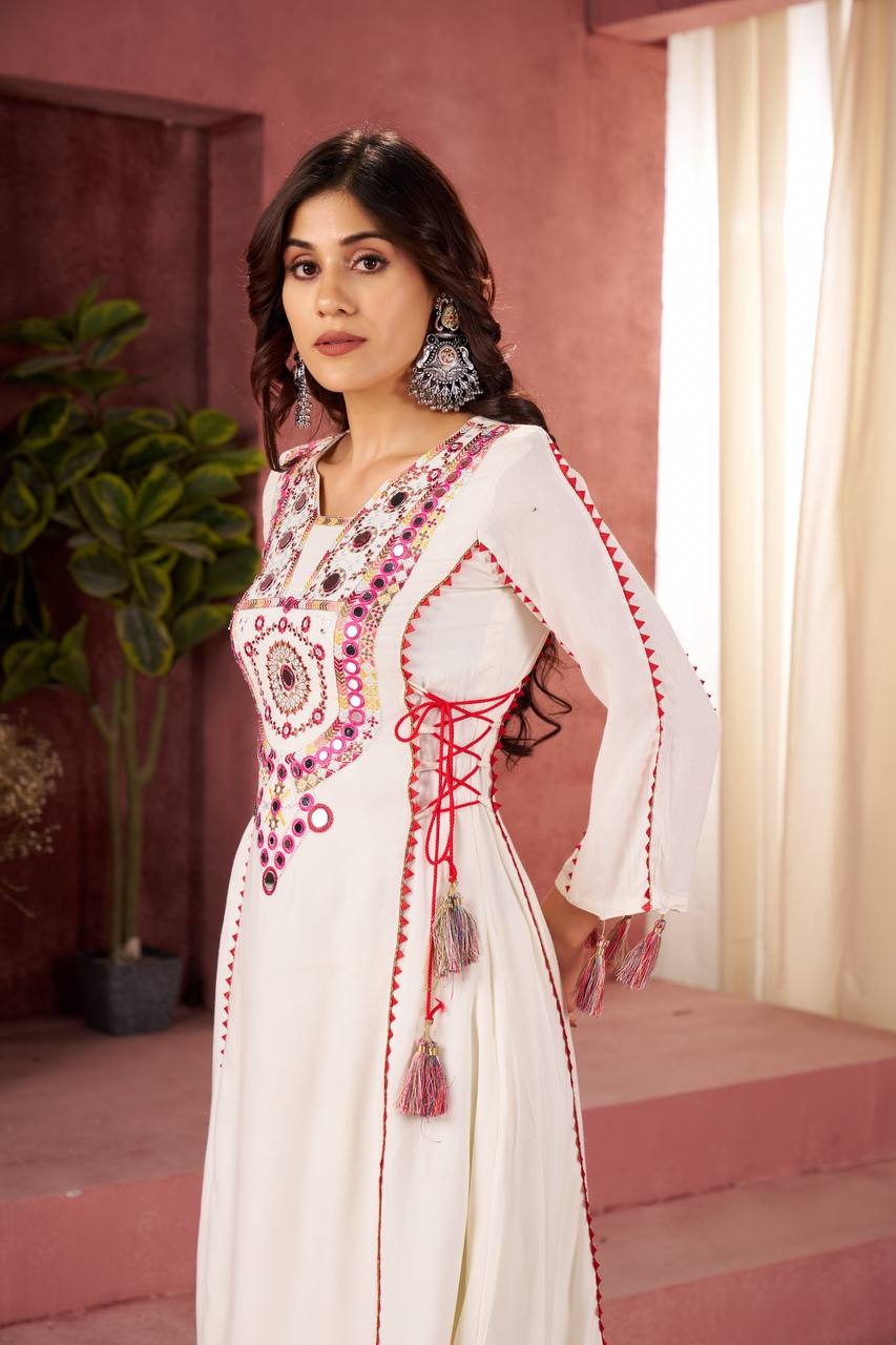 trendy mirrorwork cord-set